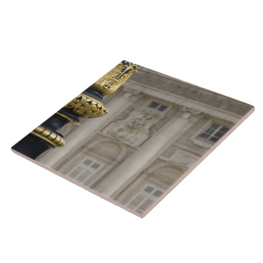 スペイン、マドリード。宮殿王室の、金華美箔付きランプ タイル (側面)