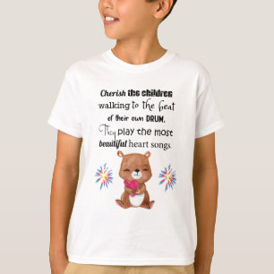 スペシャルは感動的な子供ハートの歌を必要とします Tシャツ