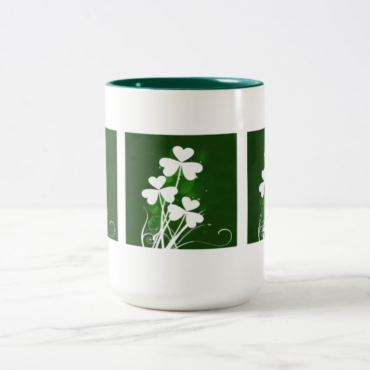 スペシャルセントパトリックの日コーヒーマグ – 15オズ。 ツートーンマグカップ (中央)