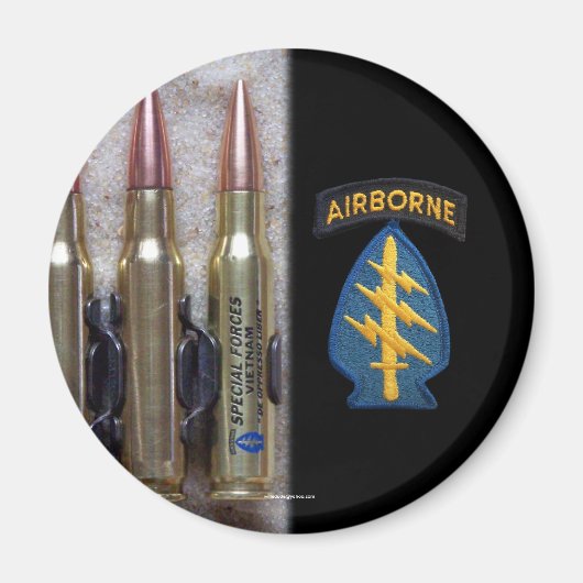 スペシャルフォースグリーンベレー群ベトナムマグネット マグネット (正面)