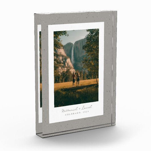 スペックルシンプルフレーム素朴な灰色のアウトドア写真 フォトブロック (左)