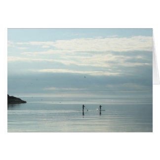 スペリオル湖のPaddleboardersを立てて下さい