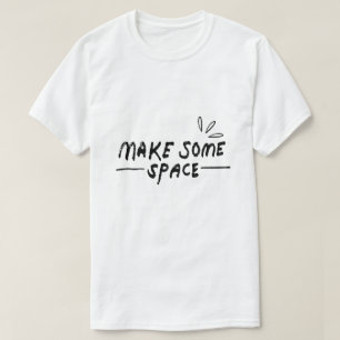 スペースを創る - 落ち着いたタイポグラフィ Tシャツ