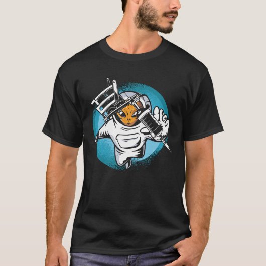 スペースマンエイリアンタトゥースト Tシャツ (正面)