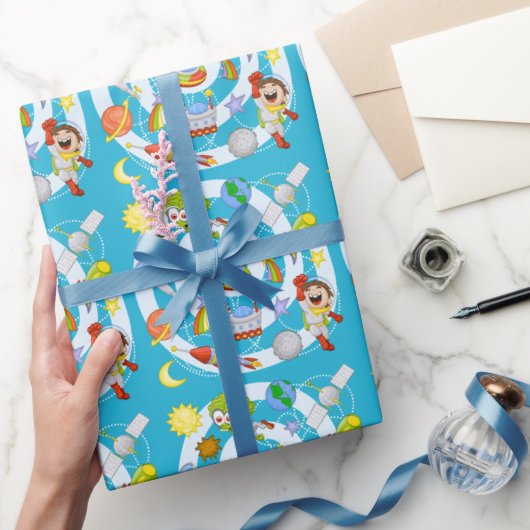 スペースマン対エイリアン光沢ラッピング紙、30インチx 15インチ ラッピングペーパー (ギフト)