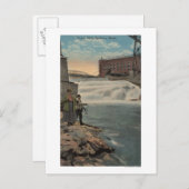 スポケーン、ワシントン州 - ローワー・フォールズで釣りをするカップル ポストカード (正面/裏面)