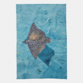スポッテッドイーグルスティングレイ – 海 キッチンタオル (縦)
