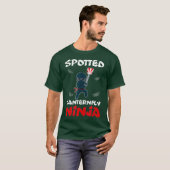 スポッテッドランタンフライ忍者 Tシャツ (正面フル)