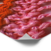 スポークで編まれた抽象的なカラフルなテクスチャー。編み物 ポスター (角)