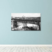 スポーク滝とブリッジの表示 キャンバスプリント (インサイチュ (ウッドフロア))