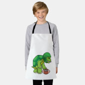 スポーツで亀とサッカー&ヘルメット エプロン (着用した状態)