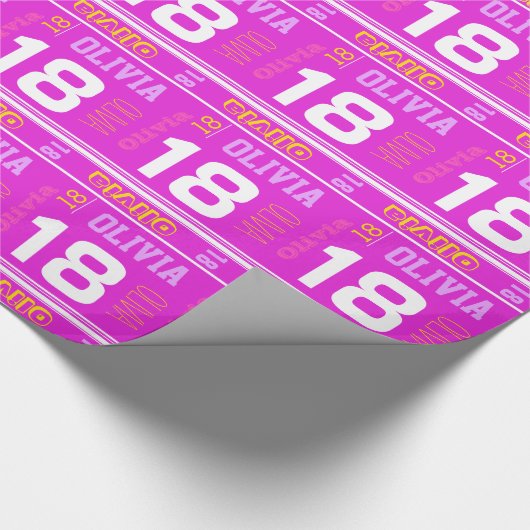 スポーツの名前をカスタムするの年齢の女の子の第18誕生日の覆い ラッピングペーパー (角)