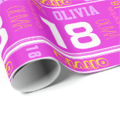 スポーツの名前をカスタムするの年齢の女の子の第18誕生日の覆い ラッピングペーパー (ロールコーナー)