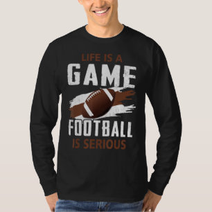 スポーツの生活はゲームであるサッカーは深刻である Tシャツ