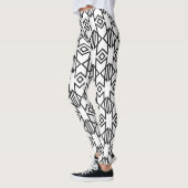 スポーツアステカフィットネスやジムのパターンレッジ レギンス (左)