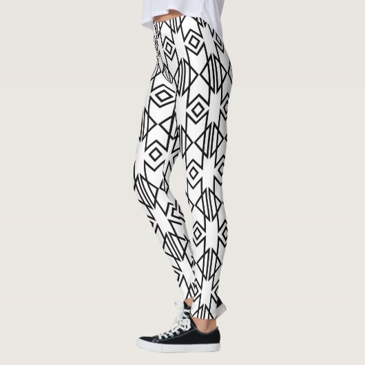 スポーツアステカフィットネスやジムのパターンレッジ レギンス (左)