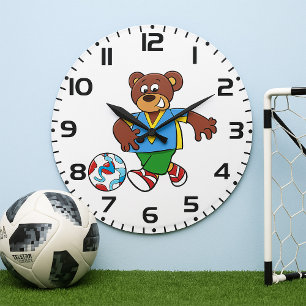 スポーツウェアを着たサッカーするクマ ラージ壁時計