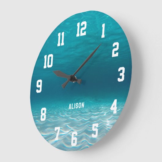 スポーツエレガントナンバーズ水中写真のパーソナライズ ラージ壁時計 (傾斜)