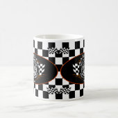 スポーツカーレーシングホイール市松模様にフラッグフレイムプロ コーヒーマグカップ (中央)