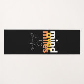 スポーツクールモチベーション黄色ブラックはっきりしたタイポグラフィ ヨガマット (正面(横))