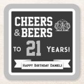 スポーツテーマのビールと乾杯の誕生日パーティー スクエアペーパーコースター (正面)