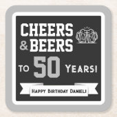 スポーツテーマのビールと乾杯の誕生日パーティー スクエアペーパーコースター (正面)