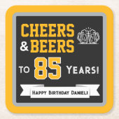 スポーツテーマのビールと乾杯の誕生日パーティー スクエアペーパーコースター (正面)