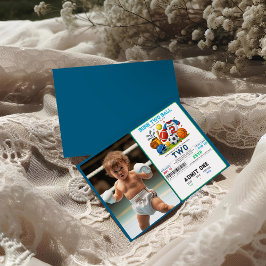 スポーツテーマの2歳の誕生日パーティー Born 2 Ball 招待状