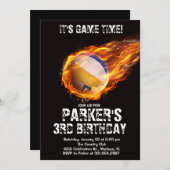 スポーツテーマゲームファイヤーバレーボールブラック誕生日 招待状 (正面/裏面)