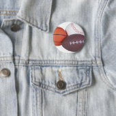 スポーツファンがバスケットボールのフットボールを贈る 缶バッジ (インサイチュ)