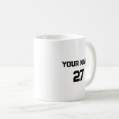 スポーツ名と番号パーソナライズされた コーヒーマグカップ (正面右)