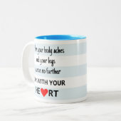 スポーツ走引用文とハートストライプ ツートーンマグカップ (正面左)