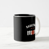 スポーツ選手の母誇りを持ったのためのバスケットボールママ ツートーンマグカップ (正面右)