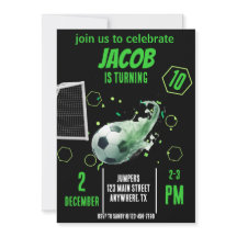 スポーツ飛んでいるサッカーゴール誕生日招待状