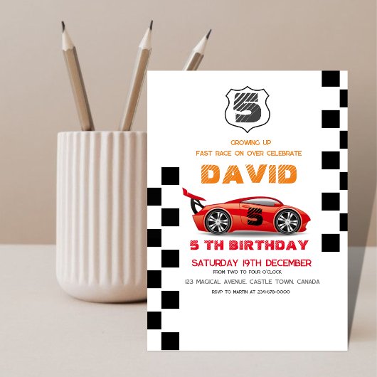 スポーツ 車の5th男の子の誕生日パーティー 招待状