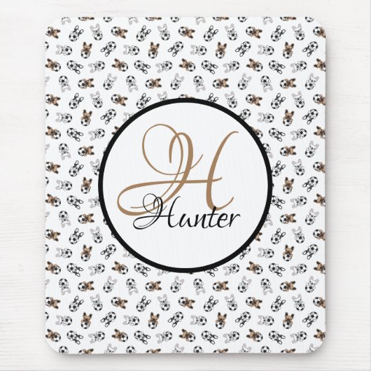 スポーティなサッカーの子犬モノグラムのたち マウスパッド (正面)