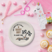 スポーティなレースカーボーイベビーシャワー ペーパープレート (パーティー)