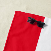 スポーティな鮮やかな赤い白航海のい夏のストライプ ビーチタオル (インサイチュ)