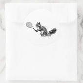 スポーティな黒白リスのテニス選手 ラウンドシール (バッグ)