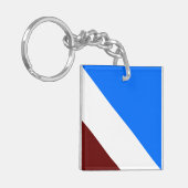 スポーティブライトブルーホワイト深いレッドスラントストライプズ キーホルダー (正面左)