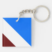 スポーティブライトブルーホワイト深いレッドスラントストライプズ キーホルダー (裏面)