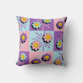 スマイリーフラワーパワー誕生日包装紙 クッション (正面)
