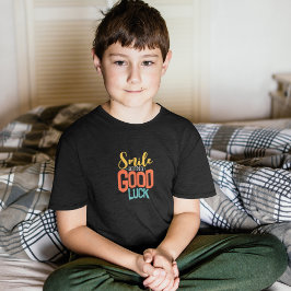 スマイルが幸運をもたらす Tシャツ