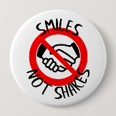 スマイルが揺れても手を振らない 缶バッジ (正面)