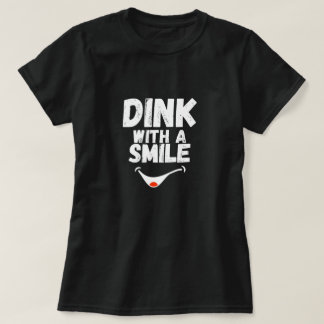 スマイルでディンク ピックルボールママTシャツ | かわいいピック Tシャツ