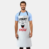 スマイルで一日をスタート エプロン (着用した状態)