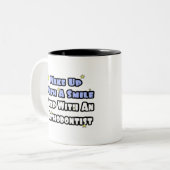 スマイルで目覚める…歯科矯正医で寝る ツートーンマグカップ (正面左)