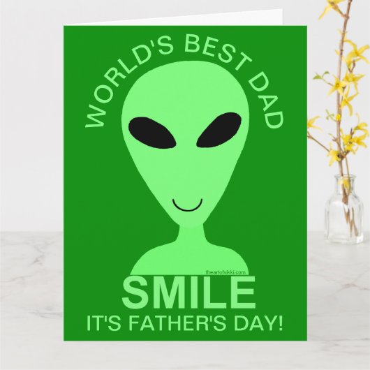 スマイルの幸せなエイリアンLGMのギークのユーモアのおもしろいの父の日 カード (黄色い花)