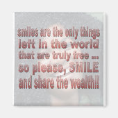 スマイルは無料 マグネット (正面)