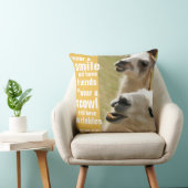 スマイルを身に着け、友人のジョージエリオットの引用文を持って下さい クッション (椅子)